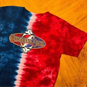 Vintage 2003 Grateful Dead T-shirt Men’s Size Large Red Blue Skulls Bolts VTG